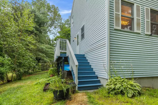 Manchester, NH 03104,76 Drew AVE