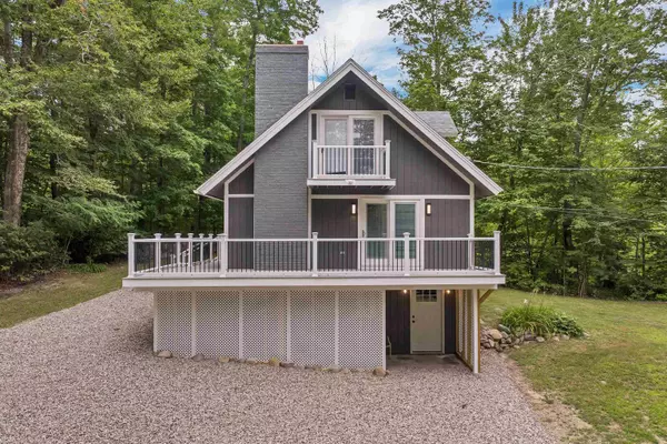 25 Paradise DR, Moultonborough, NH 03254