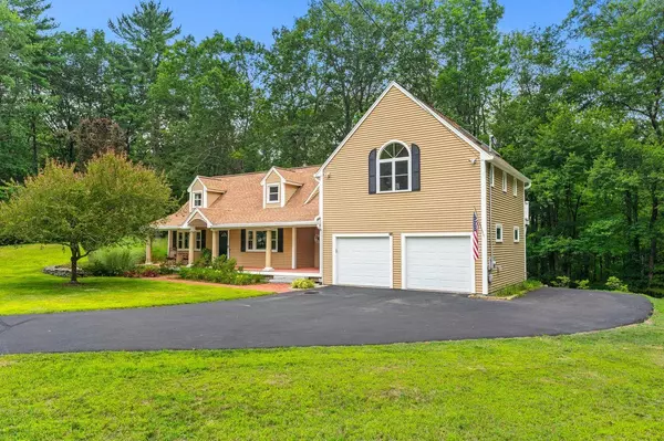 7 Rideout LN, Brookline, NH 03033