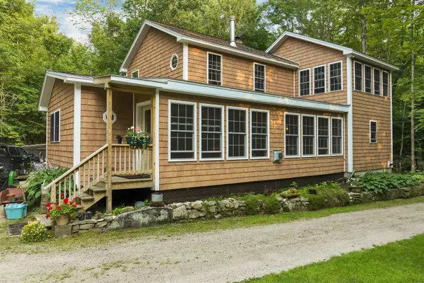 883 Center ST, Wolfeboro, NH 03894