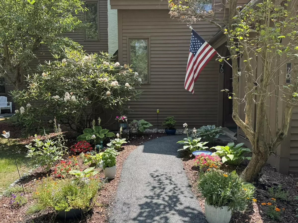 Hartford, VT 05059,807 Murphys RD #7D