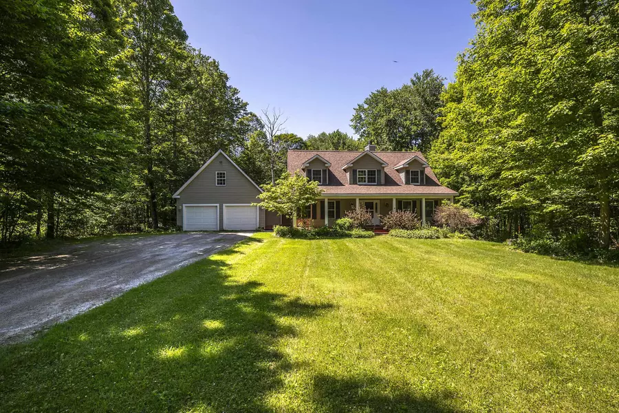 258 Mending Walls RD, Manchester, VT 05255