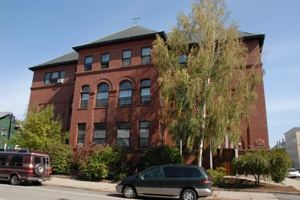 Manchester, NH 03103,521 Pine ST #308