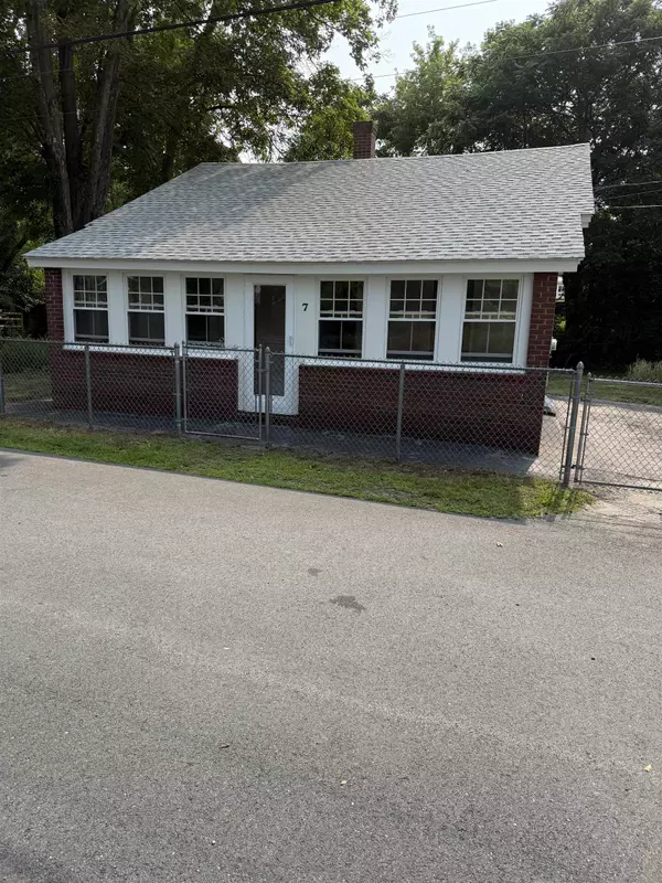 Hudson, NH 03051,7 Porter AVE