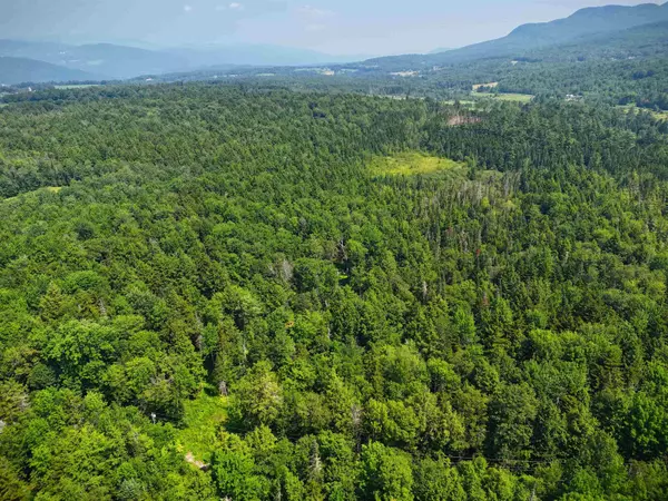 Woods S RD, Warren, VT 05674
