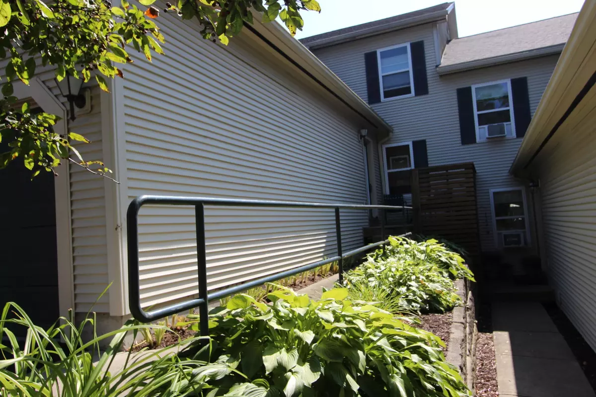 South Burlington, VT 05403,190 Juniper DR