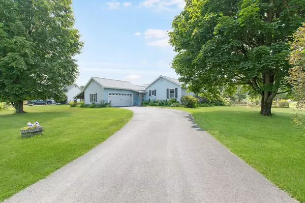 6 Mountain View DR, Haverhill, NH 03774