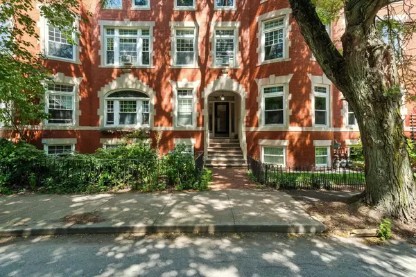 Brookline, MA 02445,17 Strathmore RD #2