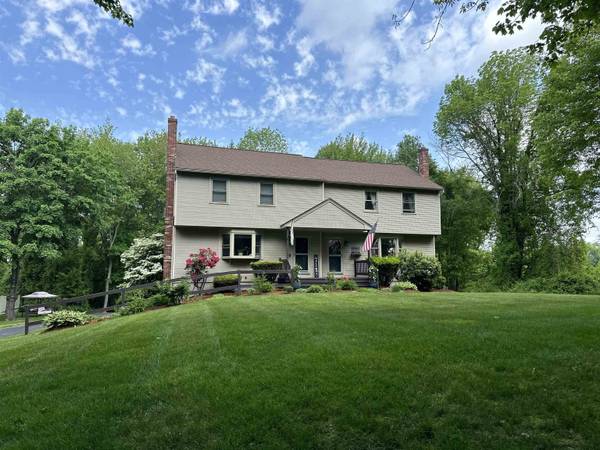 72 Brookdale RD, Salem, NH 03079