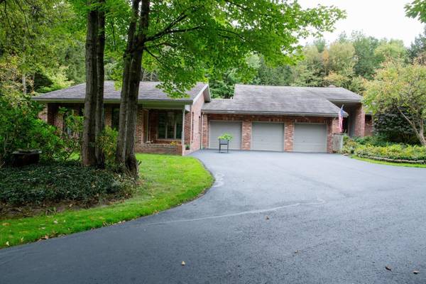 284 Chimney Hill DR, Colchester, VT 05446