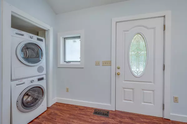Newport, NH 03773,390 Bradford RD