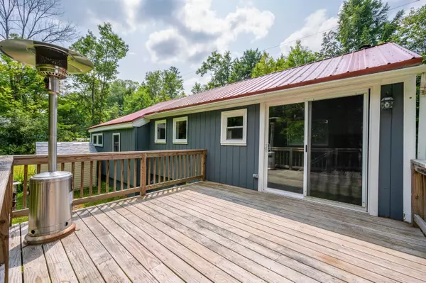 Newport, NH 03773,390 Bradford RD