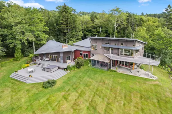 32 Steep Hill RD, Wilmington, VT 05363