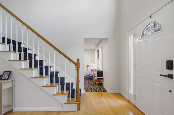 Hudson, NH 03051,34 Gabrielle DR