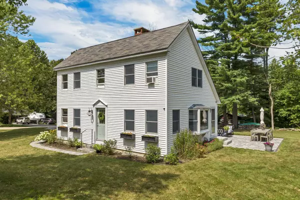7 Edgewood TER, Wolfeboro, NH 03894