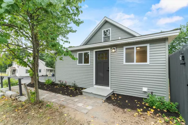 954 Goffstown RD, Manchester, NH 03102