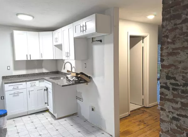 Salem, NH 03079,3 S Shore RD #3