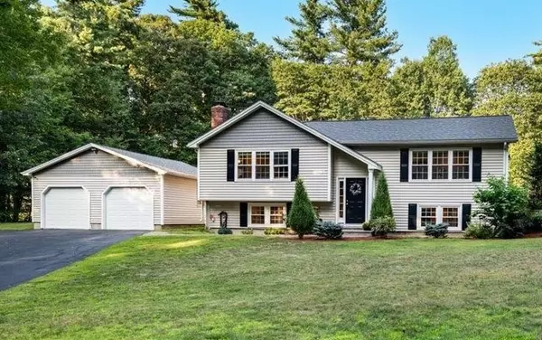 24 Arcadian LN, Litchfield, NH 03052