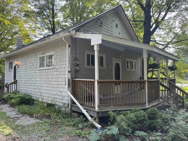 6 Blodgett LN, Hartland, VT 05048