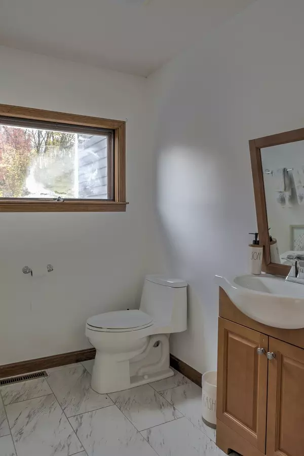 Keene, NH 03431,425 Winchester ST