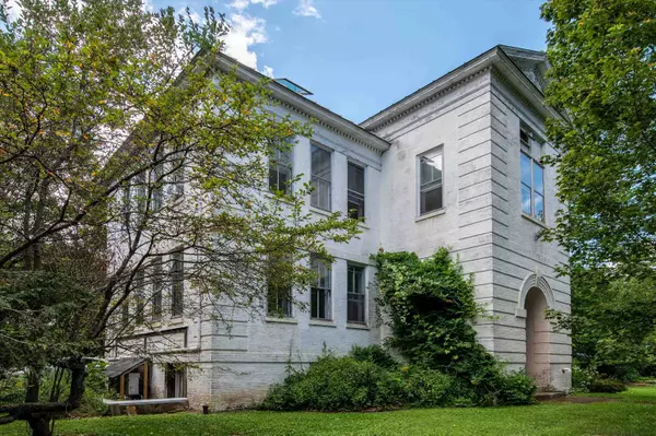 4 Signal Pine RD, Putney, VT 05346