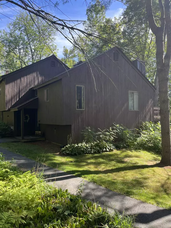 445 Old Quechee RD #10A, Hartford, VT 05059