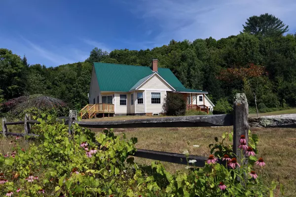 65 Ledgewood DR, St. Johnsbury, VT 05819