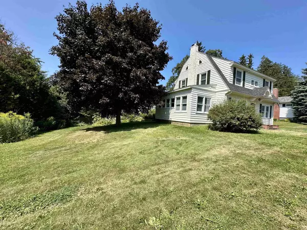 8 Berkley TER, St. Albans City, VT 05478