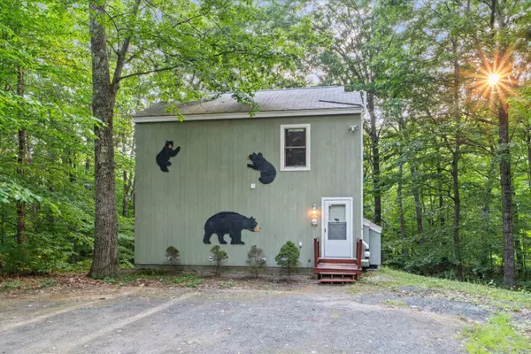 8 Panaway DR, Campton, NH 03223