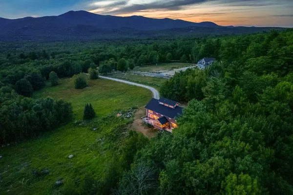 11 Winners Circle Farm RD, Tuftonboro, NH 03816