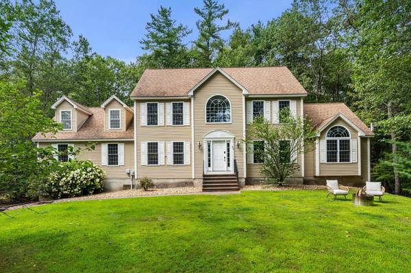 62 Mitchell Pond RD, Windham, NH 03087