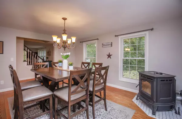 Auburn, NH 03032,96 Pond View DR
