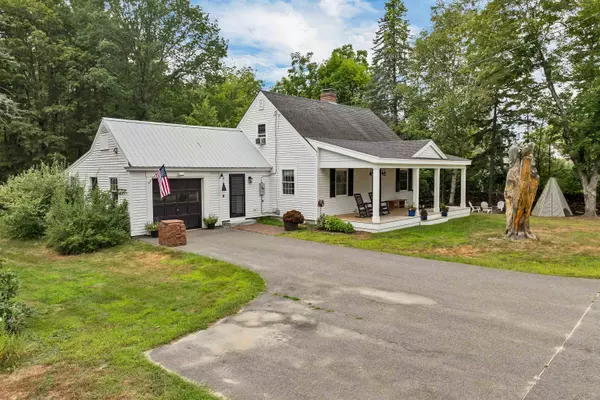 21 Goodrich RD, Wolfeboro, NH 03894