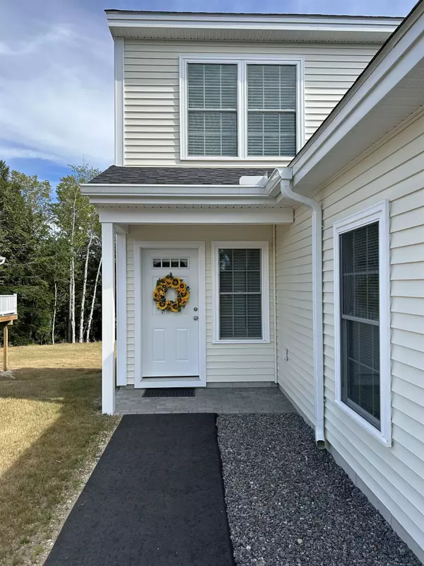 27 Trails Edge Common, Peterborough, NH 03458