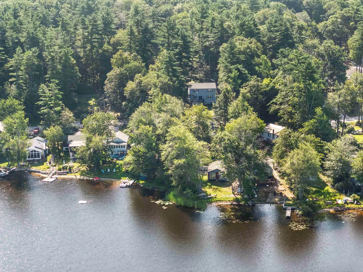 Raymond, NH 03077,7 Woodlawn RD