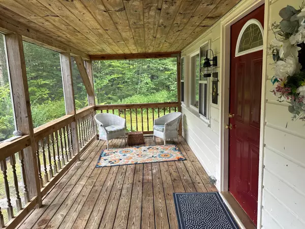 Hillsborough, NH 03244,11 Hillside ST