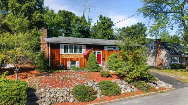 148 Dave ST, Manchester, NH 03104