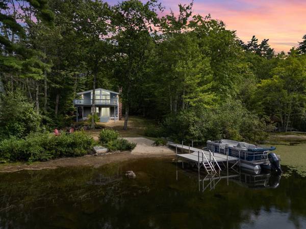 24 Mccarthy Anna RD, Wolfeboro, NH 03894