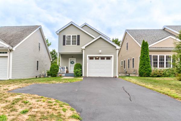 102 Crownshield AVE, Uxbridge, MA 01569