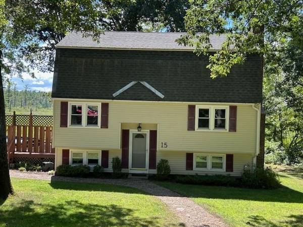 15 Alan CIR, Londonderry, NH 03053