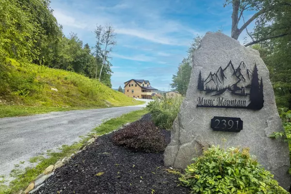 2391 Mountain Music RD, Stockbridge, VT 05772