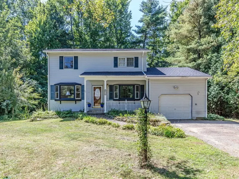 55 Greenbriar DR, Essex, VT 05452