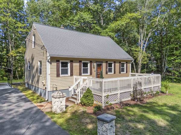 48 Ridlon RD, Berwick, ME 03901
