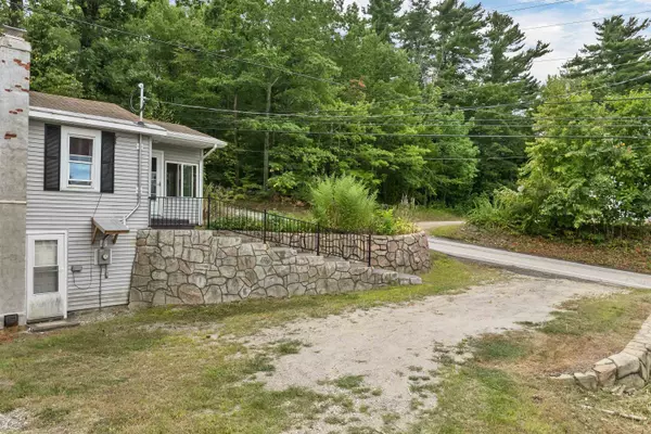 Laconia, NH 03246,88 Stark ST