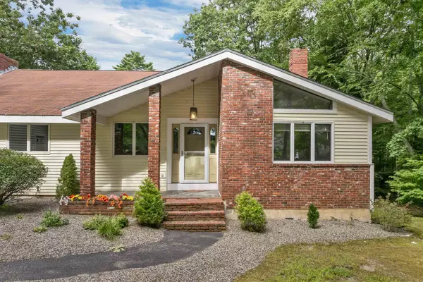 Hampton, NH 03842,159 Woodland RD