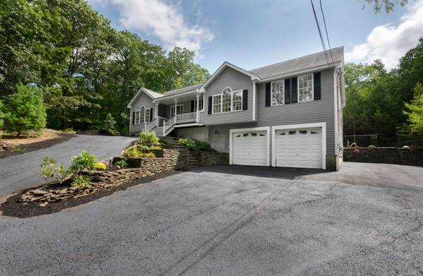 57 Governor Dinsmore RD, Windham, NH 03087