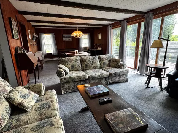 Shaftsbury, VT 05262,198 Twitchell Hill RD