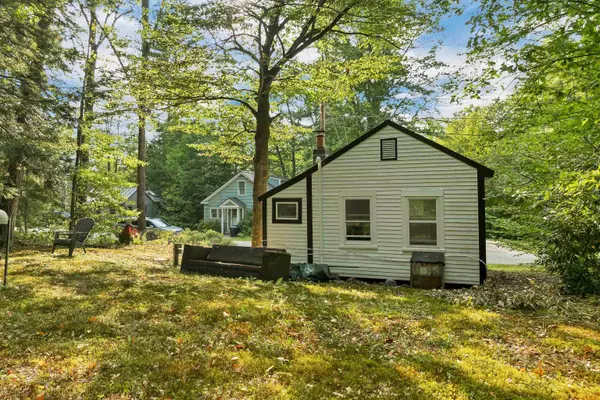 Franklin, NH 03235,8 Smiling Hill RD