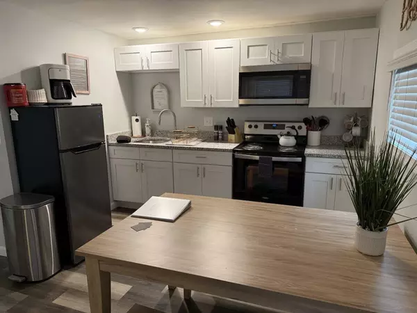 Hampton, NH 03842,19 Auburn AVE #1