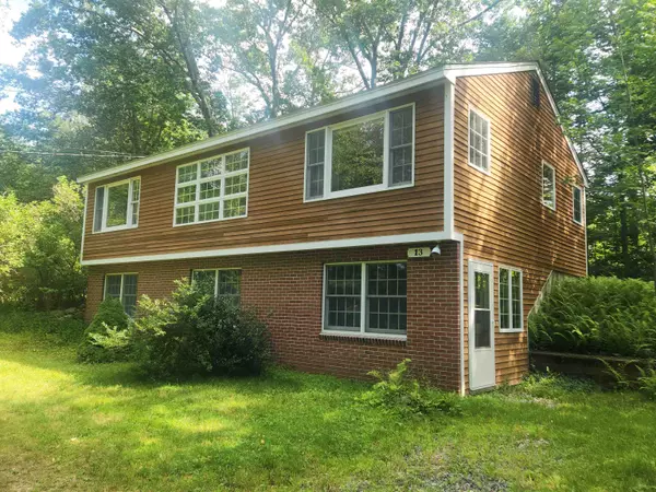 13 Woodland AVE, Nottingham, NH 03290